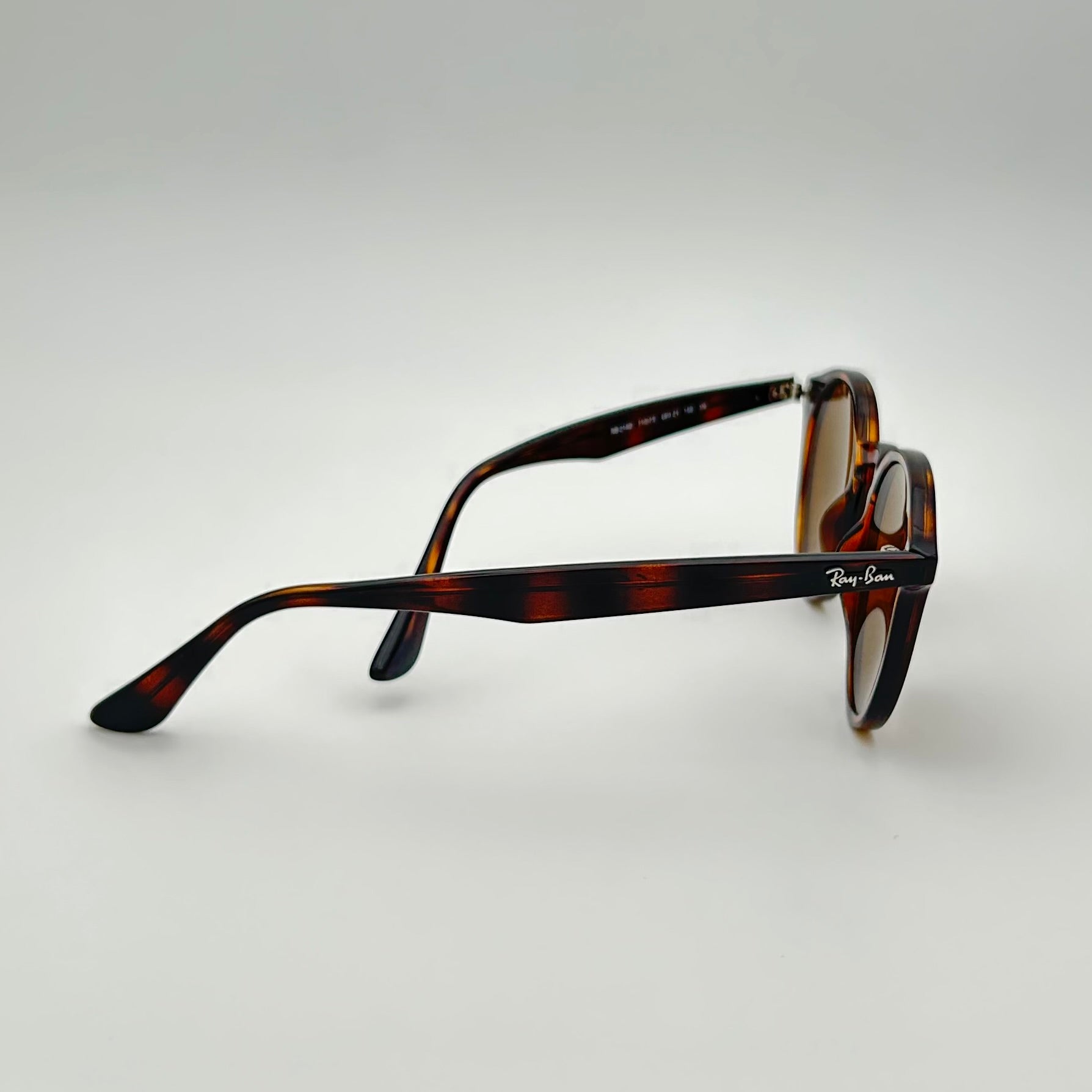 Lunettes de soleil Ray-Ban RB2180