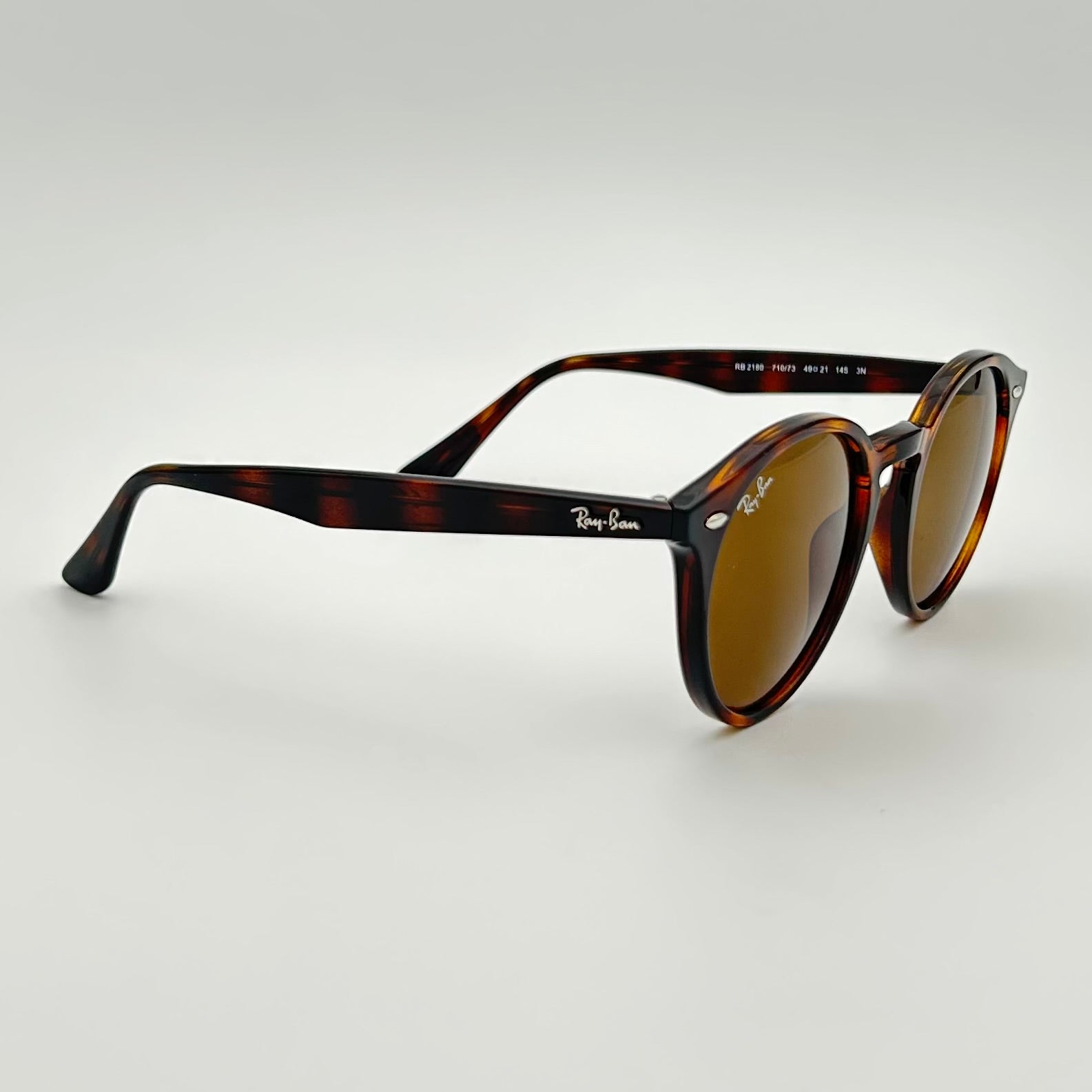 Lunettes de soleil Ray-Ban RB2180