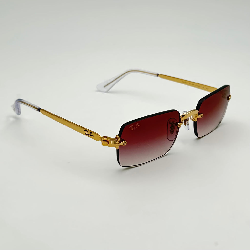 Ray-Ban RB3928 vues de trois quarts, verres violets dégradés et monture dorée