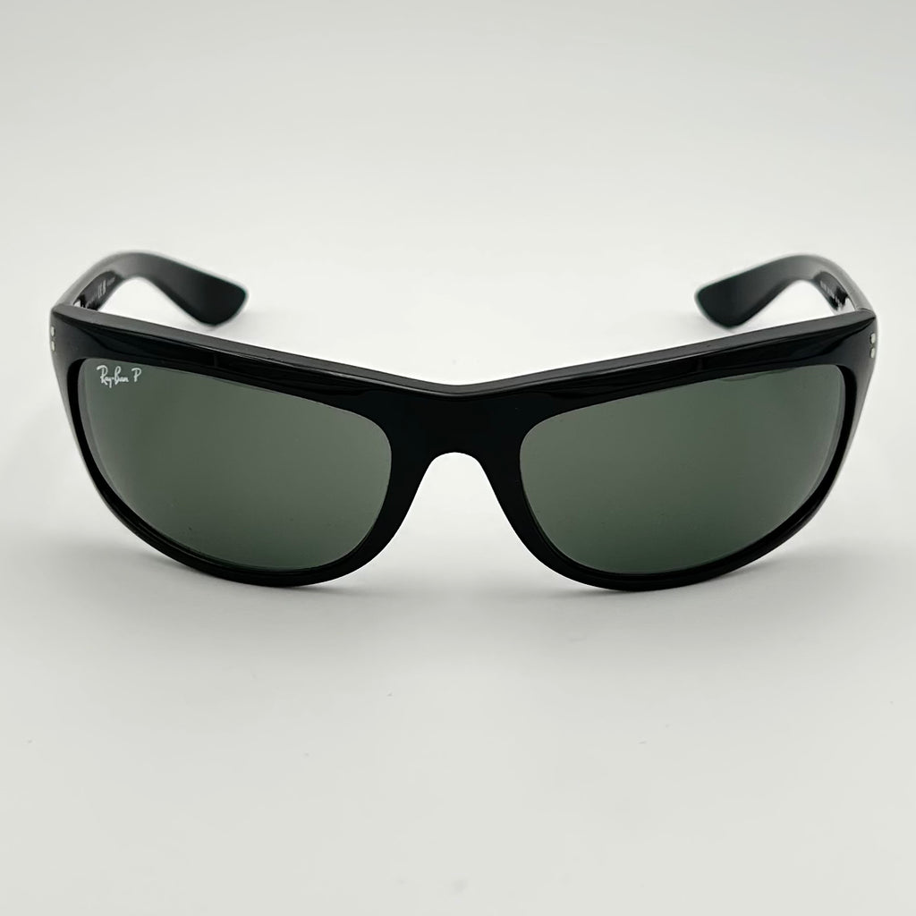 Lunettes de soleil Ray-Ban Balorama RB4089 noir poli, verres verts G-15, vue de face